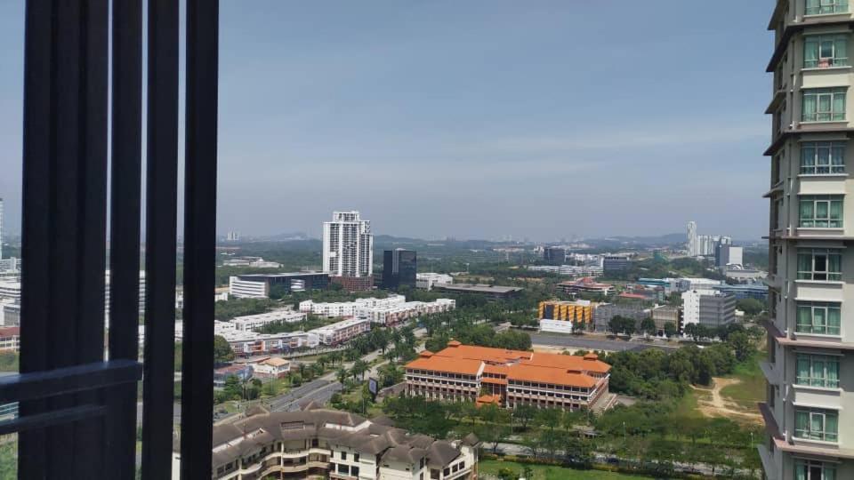 Cozy Studio Unit,Cyberjaya,Wifi, Netflix,Free Parking Εξωτερικό φωτογραφία