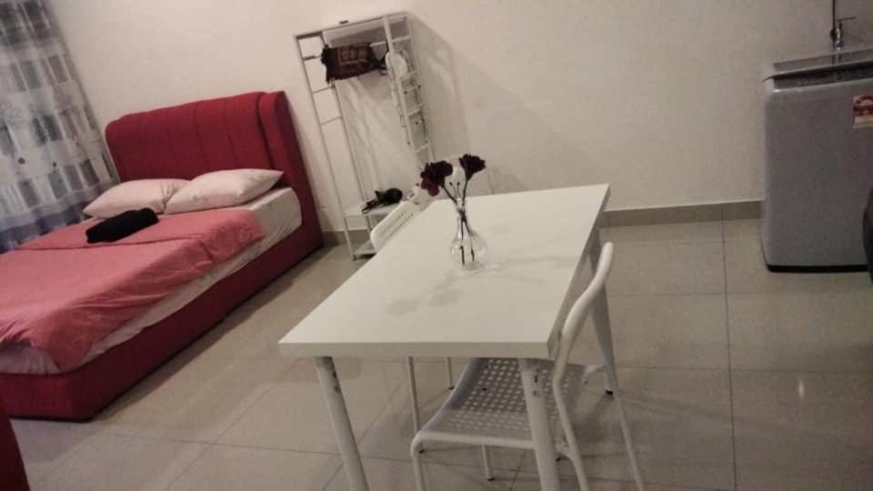 Cozy Studio Unit,Cyberjaya,Wifi, Netflix,Free Parking Εξωτερικό φωτογραφία